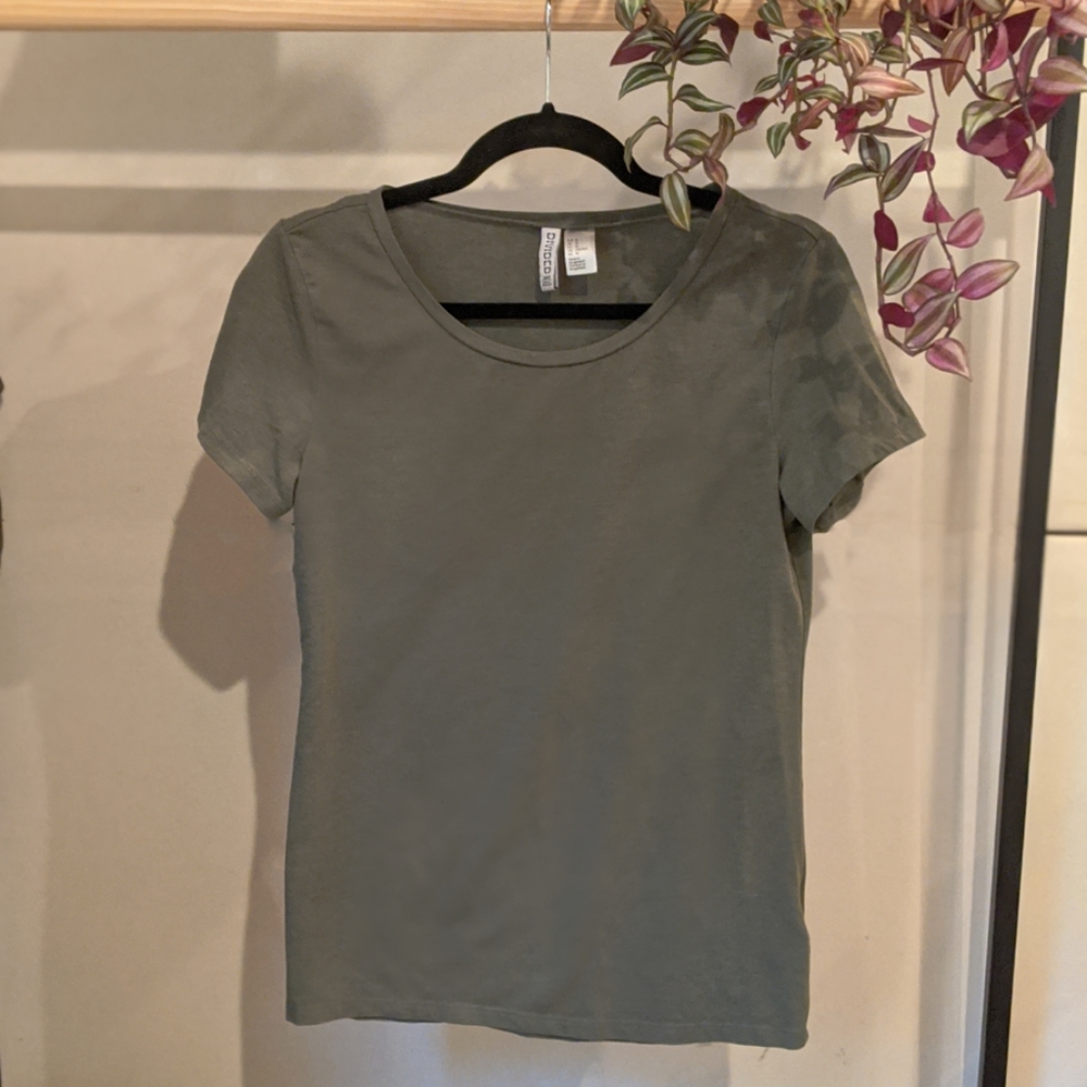 Green t-shirt